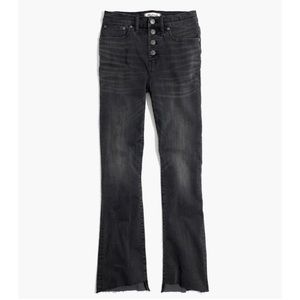 Madewell Cali Demi boot cut Button front crop jeans. Size 25. Black